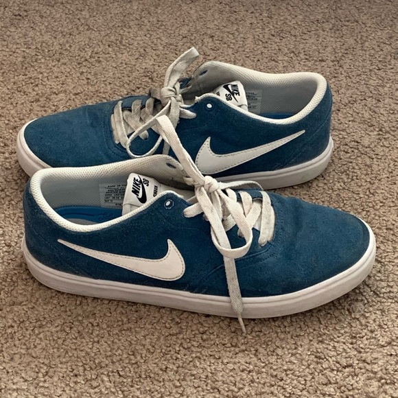 Nike SBs Skating Shoes Mens Size 9 Nike SBs Skating Shoes Mens Size 9